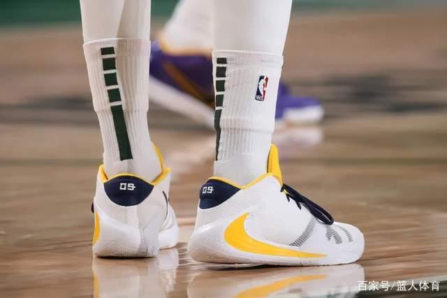 詹姆斯选择底薪加盟费城76人，NBA进入精细化运营新阶段